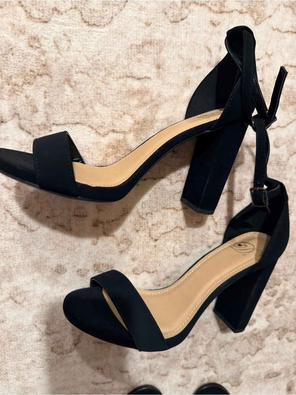 🚨⚡️Flash sale ⚡️🚨5 shoes ( all together)